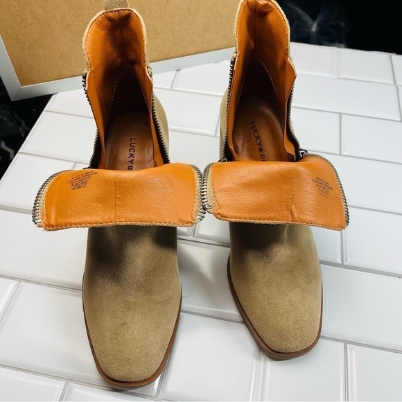 Lucky Brand Walba‎ Bootie Taupe Suede 8M - Picture 4 of 12